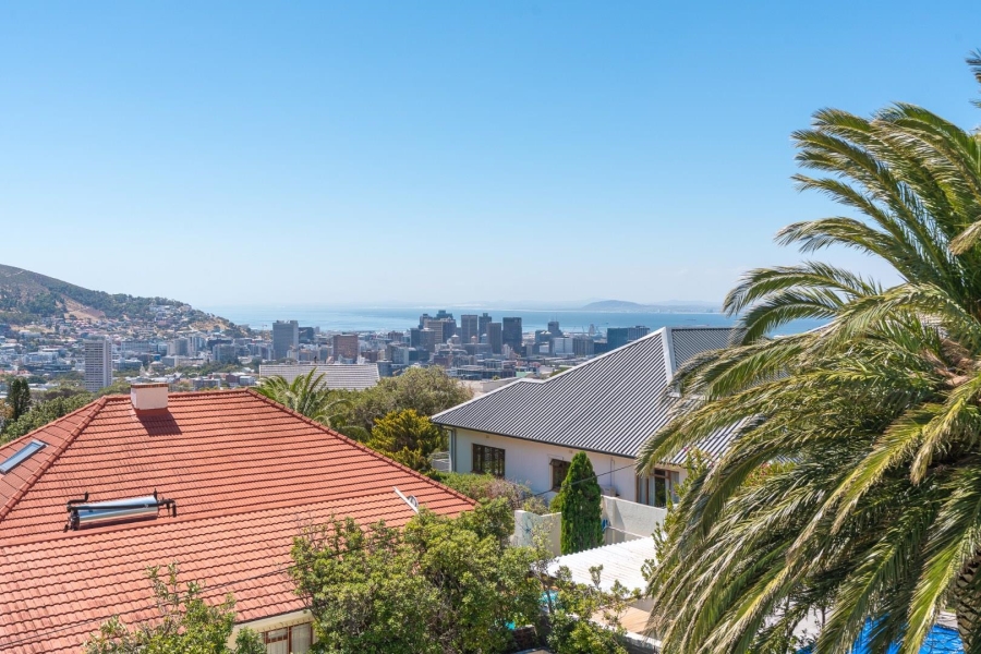 6 Bedroom Property for Sale in Vredehoek Western Cape